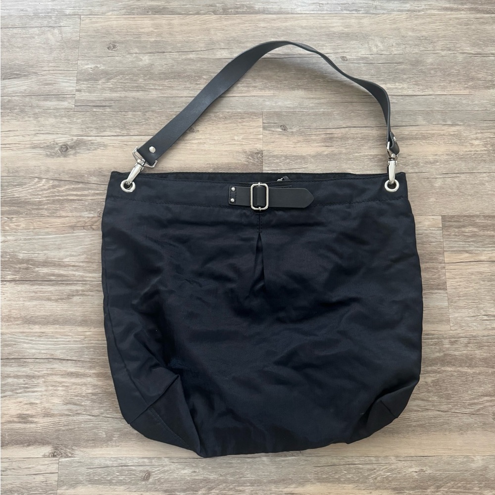 Banana Republic EUC Black Zip-Top Shoulder Bag